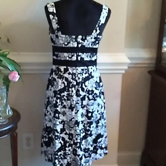 Donna Ricco - Picture 2 of 2